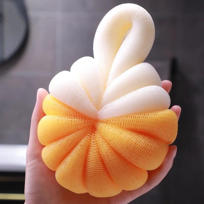 Pumpkin Shape Bath Ball Large Two Tone Minimalist Super Soft Foaming Exfoliating Sponge for Bathroom and Shower