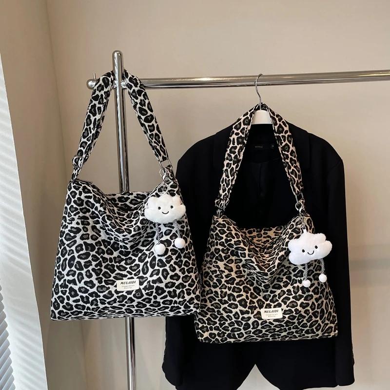 Leopard Print Canvas Shoulder Bag Large Capacity Zipper Versatile Fashion Bag Soft and Simple