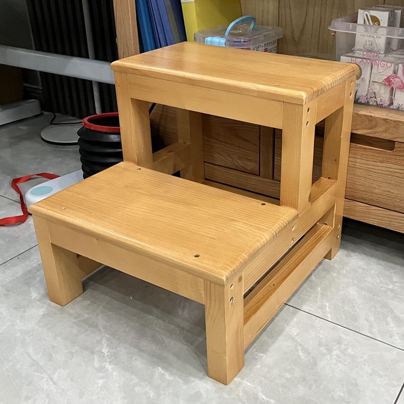 Компактная складная стремянка из массива дерева для дома