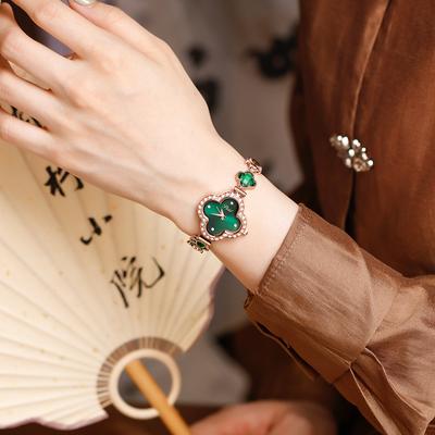 Новые кварцевые часы с браслетом из четырехлистного клевера и стразами Chalcedony Temperament Compact Lady Fashion Watch