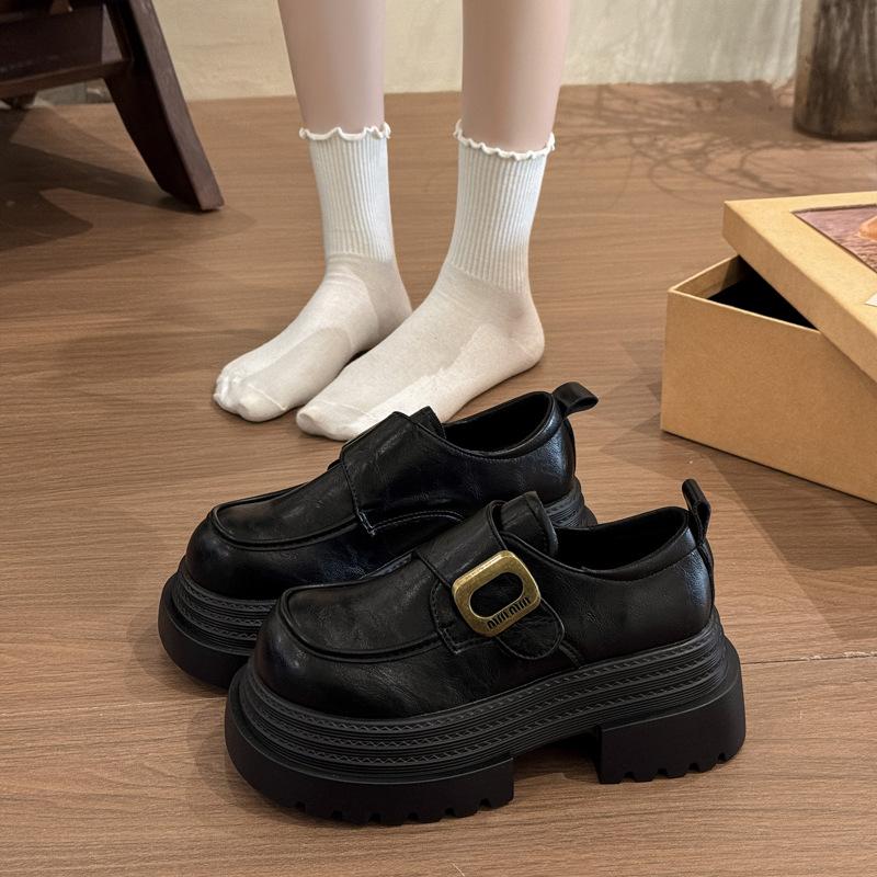 Платформа толстый каблук британский стиль маленькие кожаные туфли женские 2025 новые французские ретро универсальные увеличивающие рост лоферы на липучках