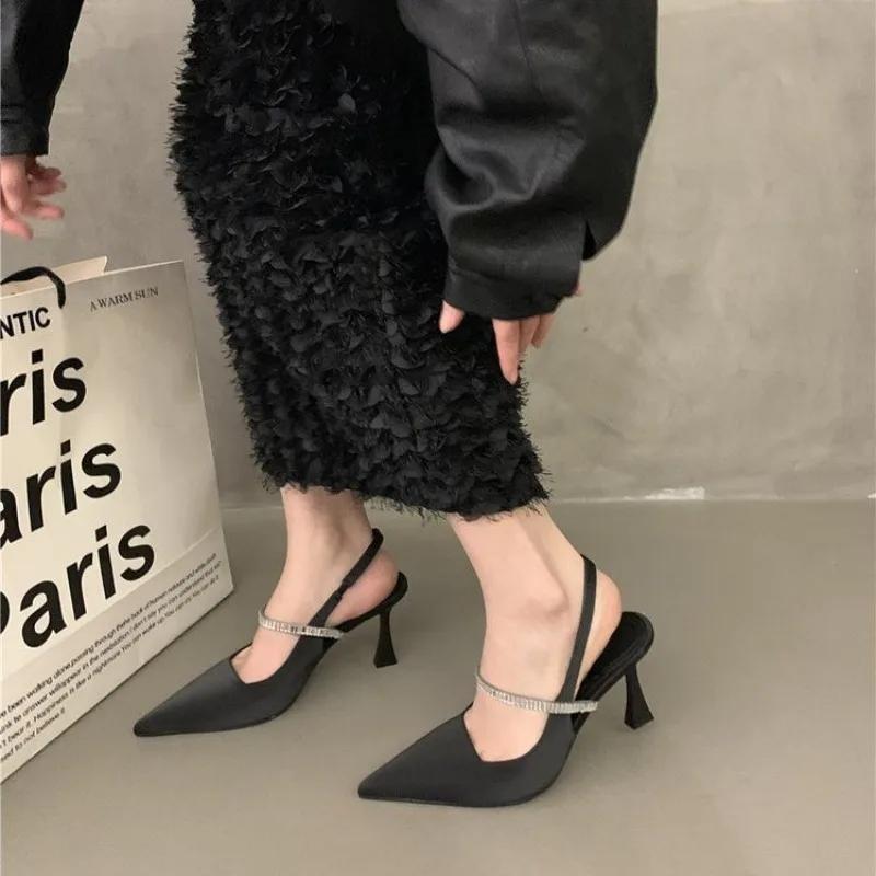 2025 Женская обувь Слингбэки Женские туфли на высоком каблуке Новое хрустальное платье Бестселлер Сексуальные слипоны Сандалии с закрытым носком Zapatos