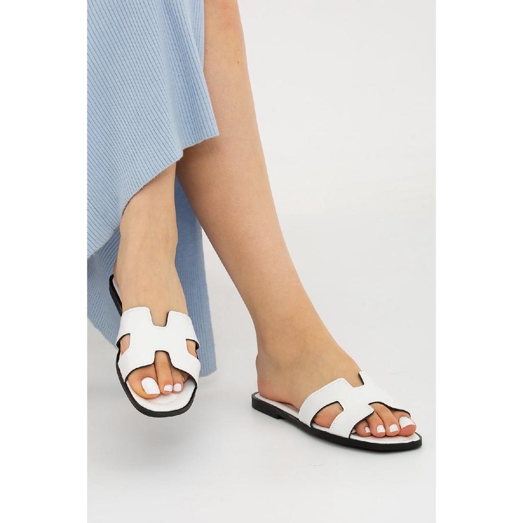 Желто-коричневые женские тапочки с открытой передней и боковой частью. Уличные и домашние тапочки.