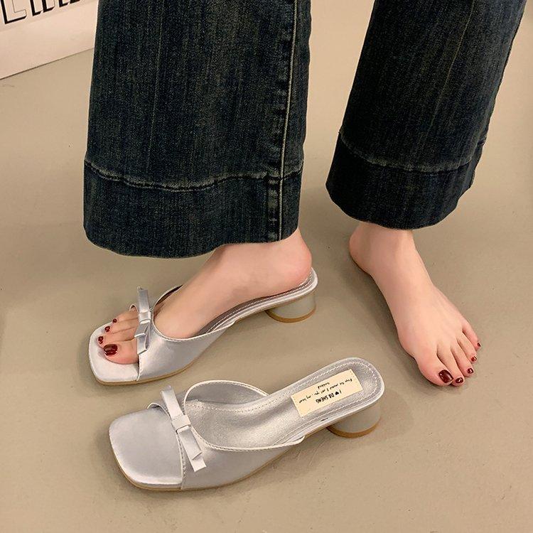 Французский вечерний бриз, нежный сказочный односложный тапочки, женщины носят новые толстые каблуки с бантами, прохладные тапочки летом