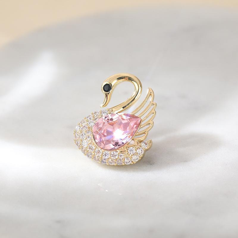 Summer Anti-Exposure Brooch: Fashionable and Luxurious Collar Pin for Women.