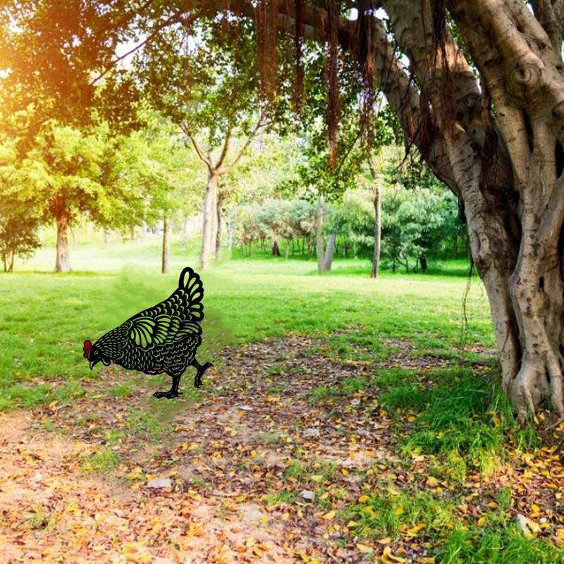 Сказочный сад, стоящая статуя куриного петуха, уличные ставки, двор, знак, украшения, декор, акриловый курятник, открытый газон, садовый декор