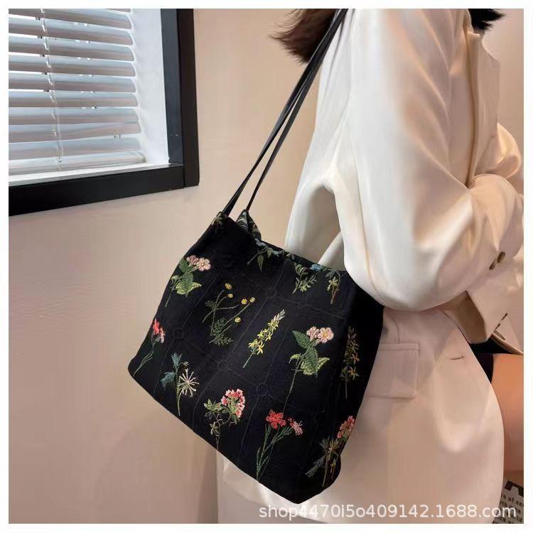 Large-capacity Embroidered Tote Bag Women Summer Trendy Cloth Bag Niche Embroidery Shoulder Bag Texture Bucket Bags Canvas Bags CLE