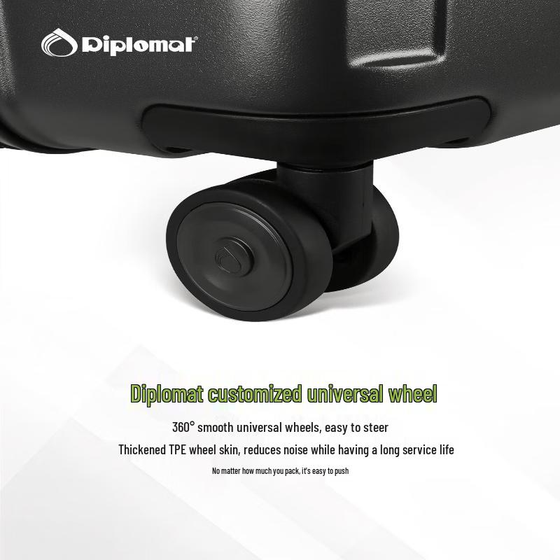 Жесткий чемодан Diplomat TC-26082 20 дюймов для ручной клади
