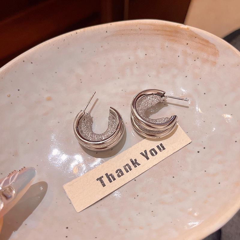 Элегантные высококачественные серьги в форме буквы C для женщин в холодном стиле – корейская мода, горячая распродажа