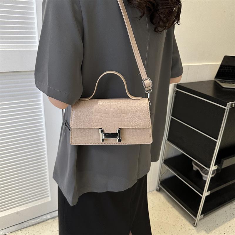 2024 осень и зима новая популярная простая сумка-мессенджер повседневная сумка через плечо модная популярная нишевая сумка женская