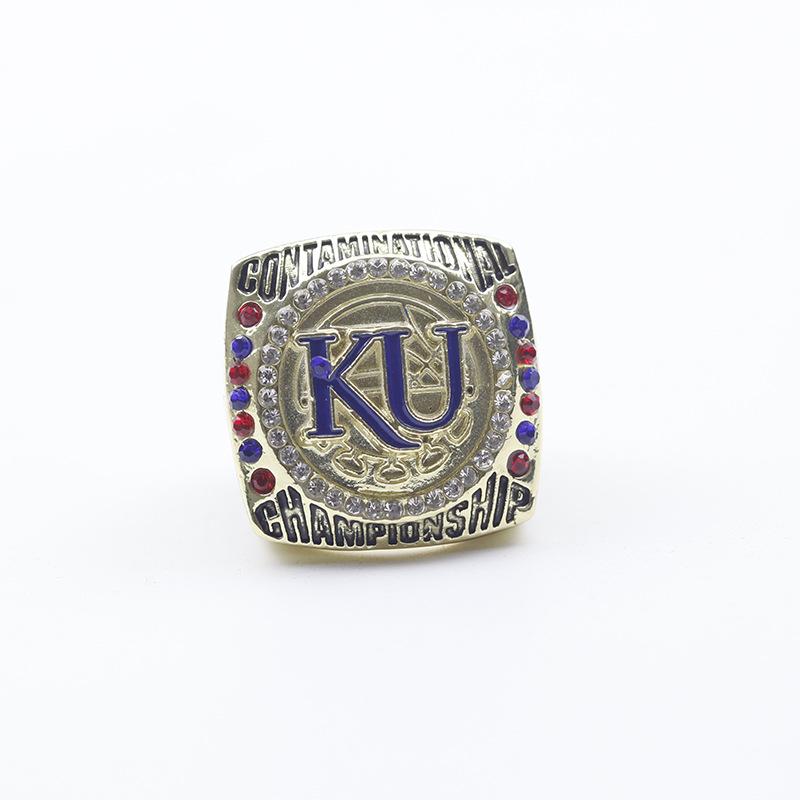 Кольцо чемпиона NCAA по баскетболу 2020 года команды Канзасского университета Jayhawks