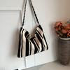 1 Piece Large Capacity Chain Bucket Bag Fashion Work Stripe Commuter Bag Shoulder Women's Bag