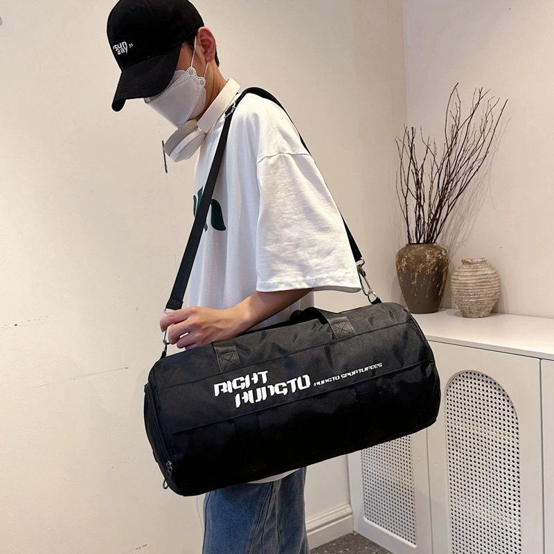 Вместительная дорожная сумка унисекс с отделением для сухого/мокрого белья для занятий спортом, фитнесом и плаванием.