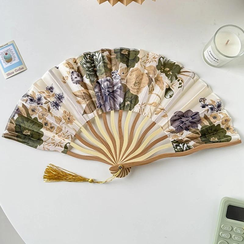 Складной веер из шелка в китайском стиле, веер с цветком, классический ручной веер с чехлом, реквизит для фото, кисточка, складной веер, аксессуары для ханьфу