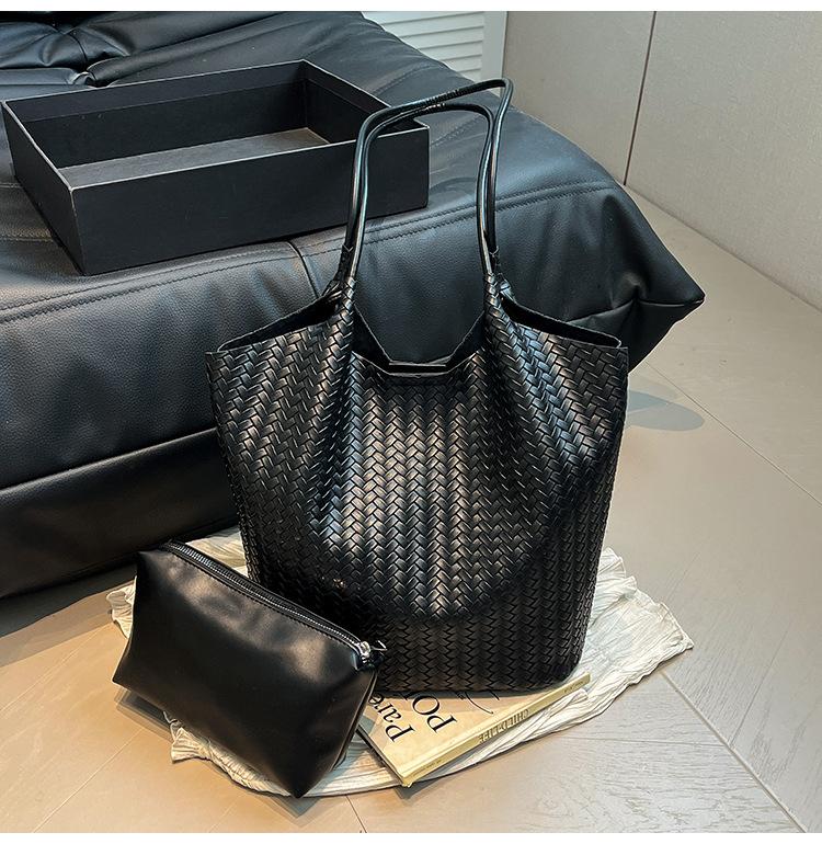 Large Capacity Premium Sense Woven Tote Bag Women 2025 Casual Daily Lazy Loose Shoulder Bag Casual Commuter Bag