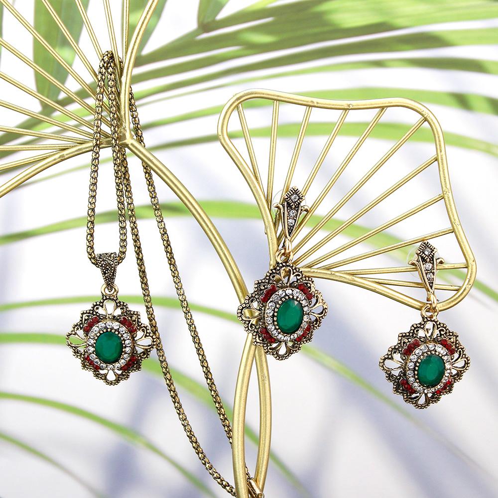 Vintage Bohemia Women Earring Necklace Sets Antique Gold Color Retro Jewelry Sets Bronze Pendant Necklace Set