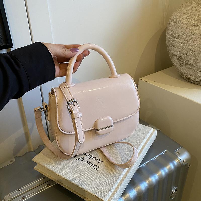 Premium Texture Retro Bag Women's 2025 New Fashion Versatile Messenger Bag Super Fire Portable Small Square Bag Small Bag