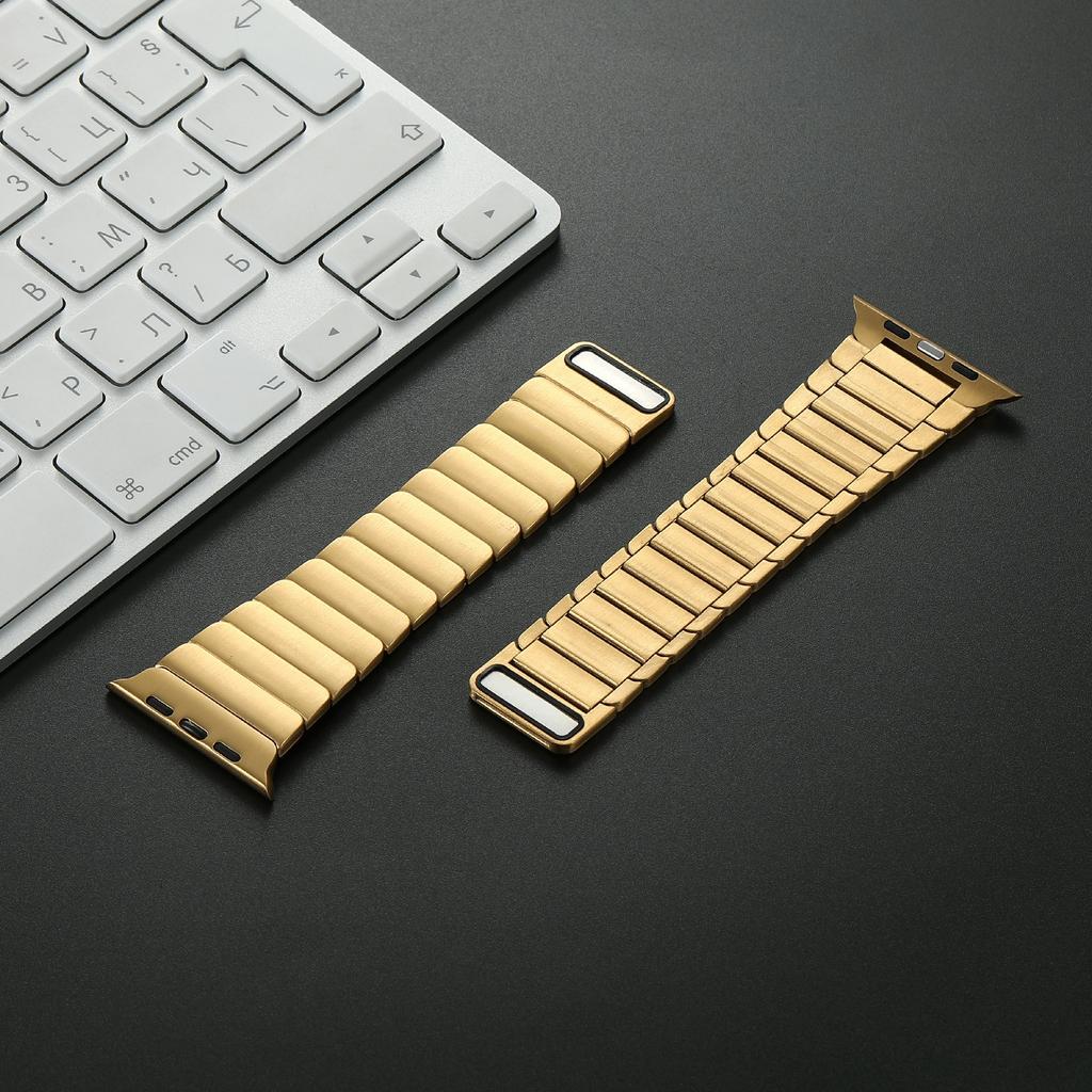 Для Apple Watch Series 11 10 42 мм/9 8 7 41 мм/SE3 SE2 SE 6 5 4 40 мм/3 2 1 38 мм Магнитный металлический ремешок для часов