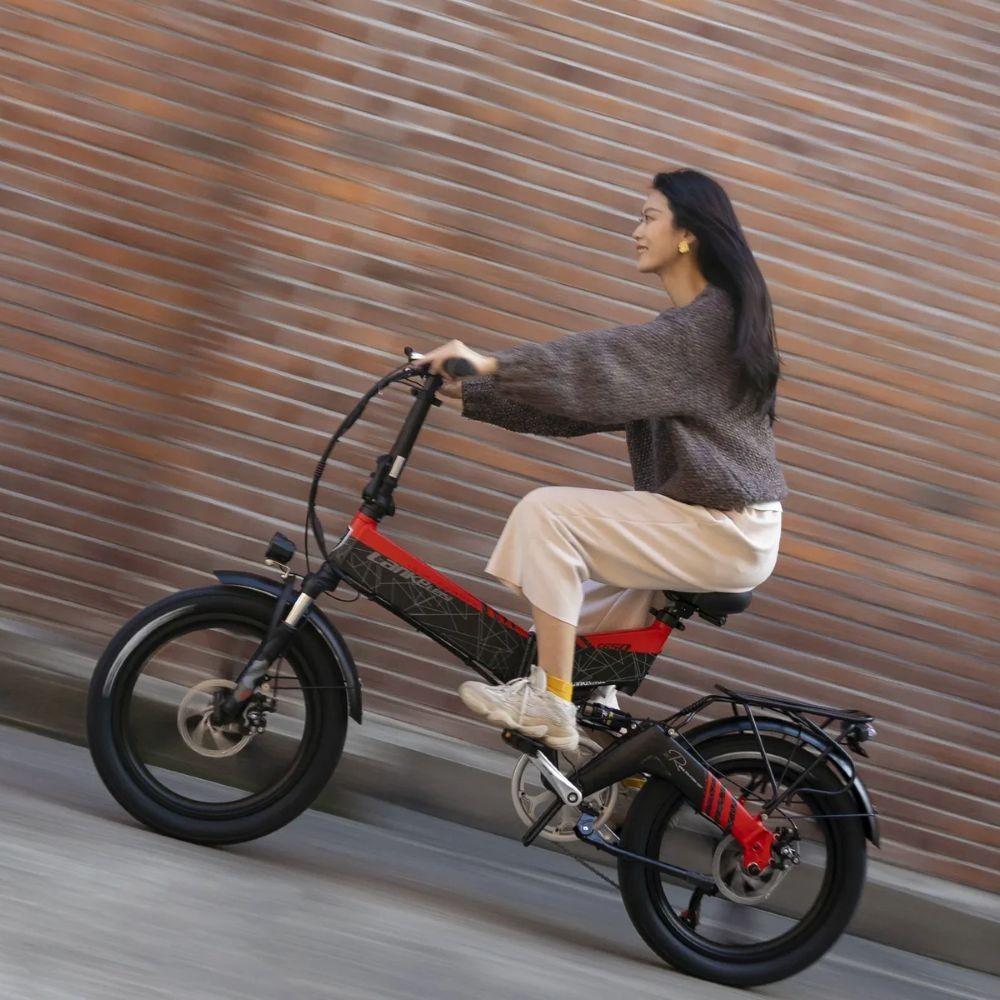 LANKELEISI G650 foldable electric bicycle features a 500W motor, 48V 12.8Ah battery, a top speed of 35km/h, a range of 110km, 20*2.4 inch tires.
