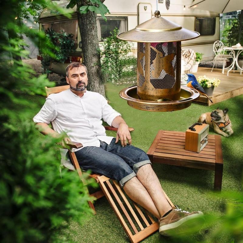 Rustproof Metal Wild Bird Feeder Feeding Tray Squirrels Proof Design Easy Fill Hanger For Backyard Bird Watching