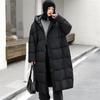 МОДА Белый утиный пух длинный пуховик женский 2024 зимняя новая свободная утолщенная модная однотонная куртка выше колена с капюшоном модная одежда