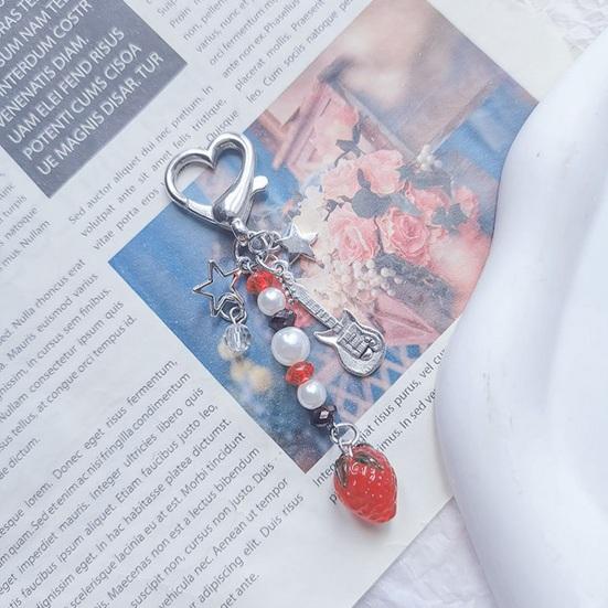 Клубничный кулон из бисера, сладкий стиль, эстетическая звезда, гитара в форме сердца, сумка из нержавеющей стали, школьный рюкзак, украшение, кулон, брелок, подвеска
