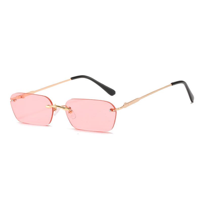 Женские солнцезащитные очки в винтажном стиле