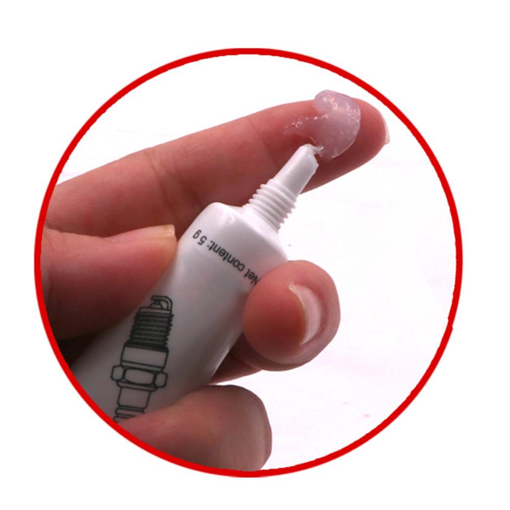 Для изоляции силиконовая смазка высоковольтная около 7 г