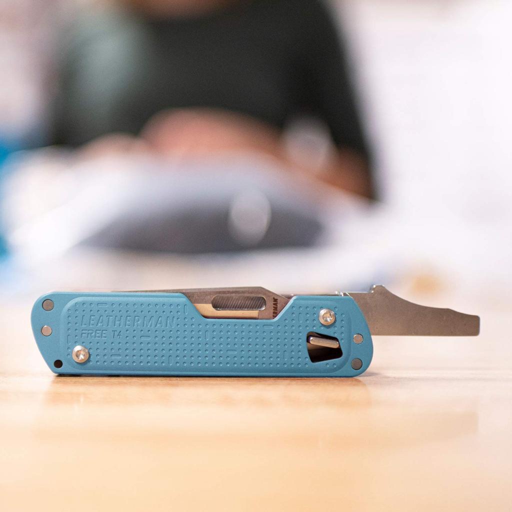 LEATHERMAN Multi Tool FREE T4 Японская гарантия 25 лет [Оригинальный продукт] [Арктика]