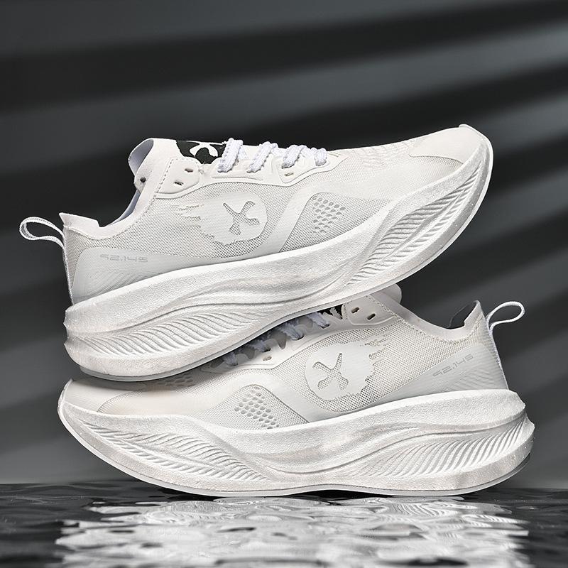 Профессиональные беговые кроссовки с амортизацией и отскоком 2025 новая сетчатая дышащая влагоотводящая легкая карбоновая пластина мандариновая утка авт