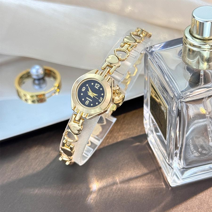 Hollow Love Pendant Bracelet Quartz Watch Small Exquisite Smart Jewelry Watch