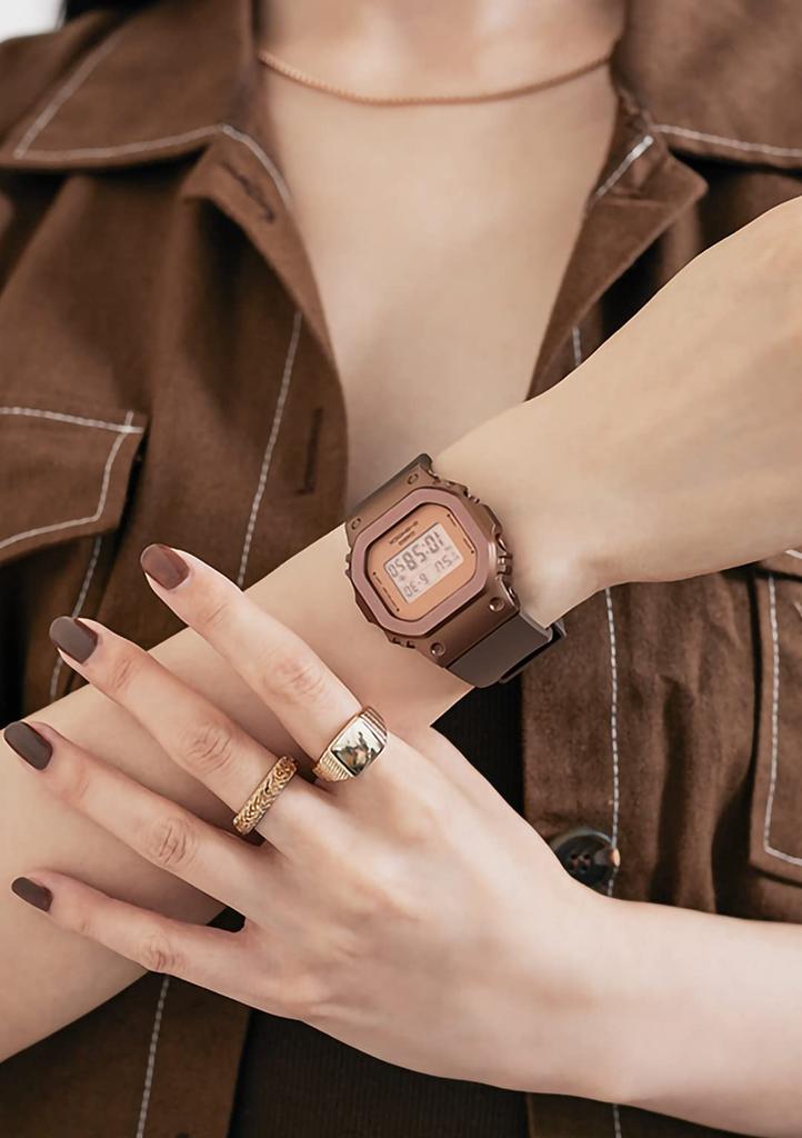 Часы Casio G-Shock Модель Металлический Покрытый Унисекс Взрослый Металлический Средний Размер GM-S5600BR-5JF