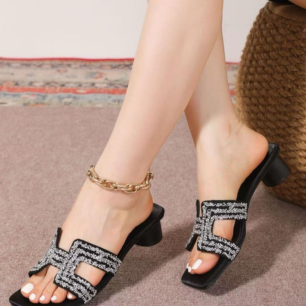 French Outer Thick Heel Rhinestone Sandals Women's Fashion Seaside Vacation Beach Leisure One-word Slippers 2025 Summer New