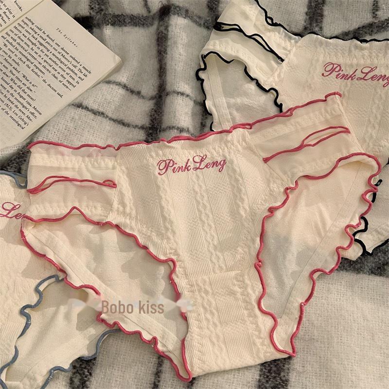 2024 Mid-Waist Japanese Style Sexy Briefs with Hollow Design and Pure Cotton Crotch