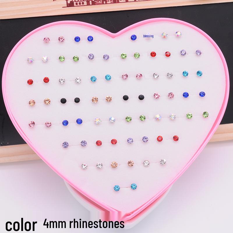 Набор акриловых серег-гвоздиков в форме сердца в пластиковой коробке