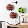 Devorga o'rnatiladigan sport to'pi uchun displey stendi Chidamli metal basketbol displey tokchasi Joyni tejaydigan displey javoni
