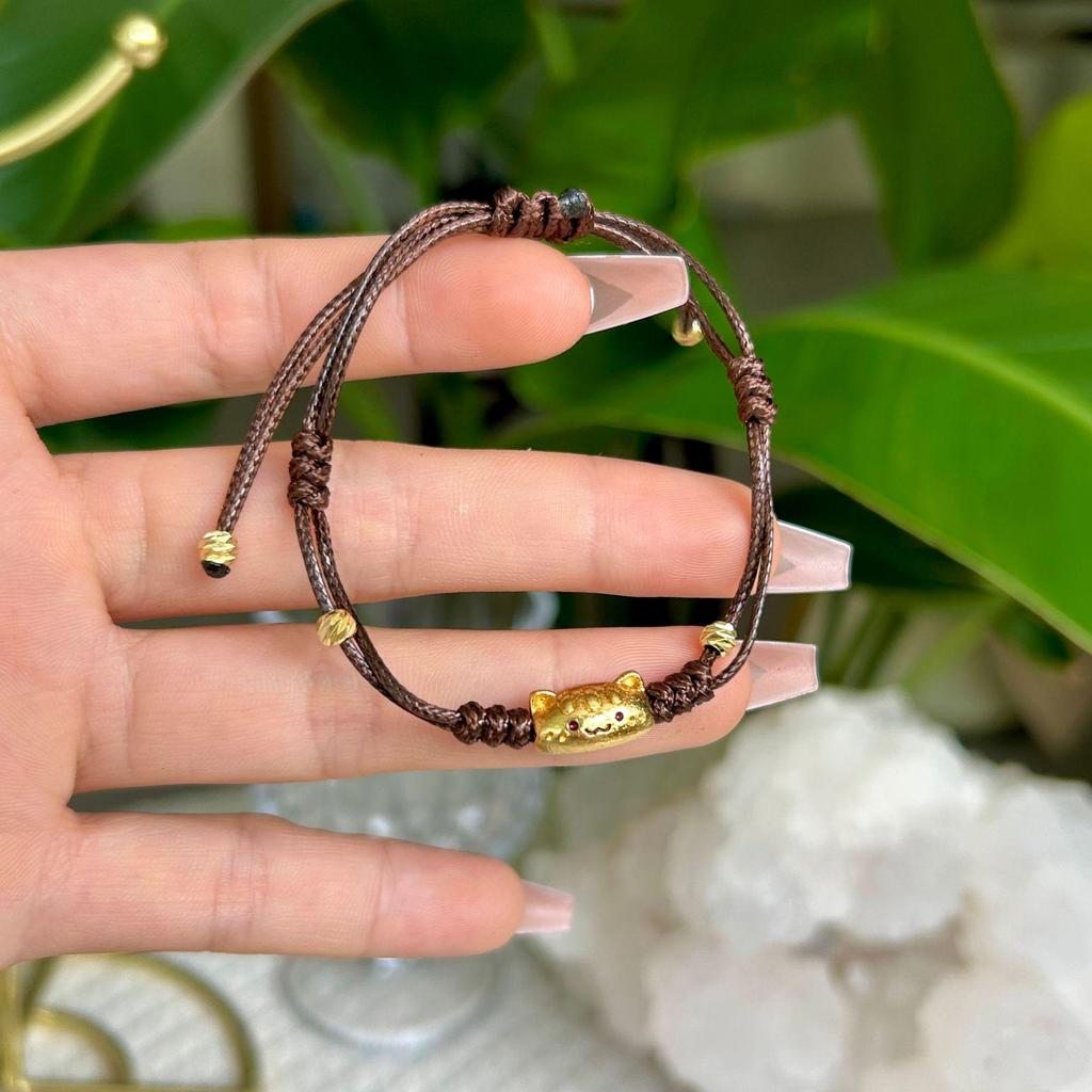 French Retro Cat Hand-Woven Bracelet: Cute Autumn Niche Design with a Light Luxury Feel