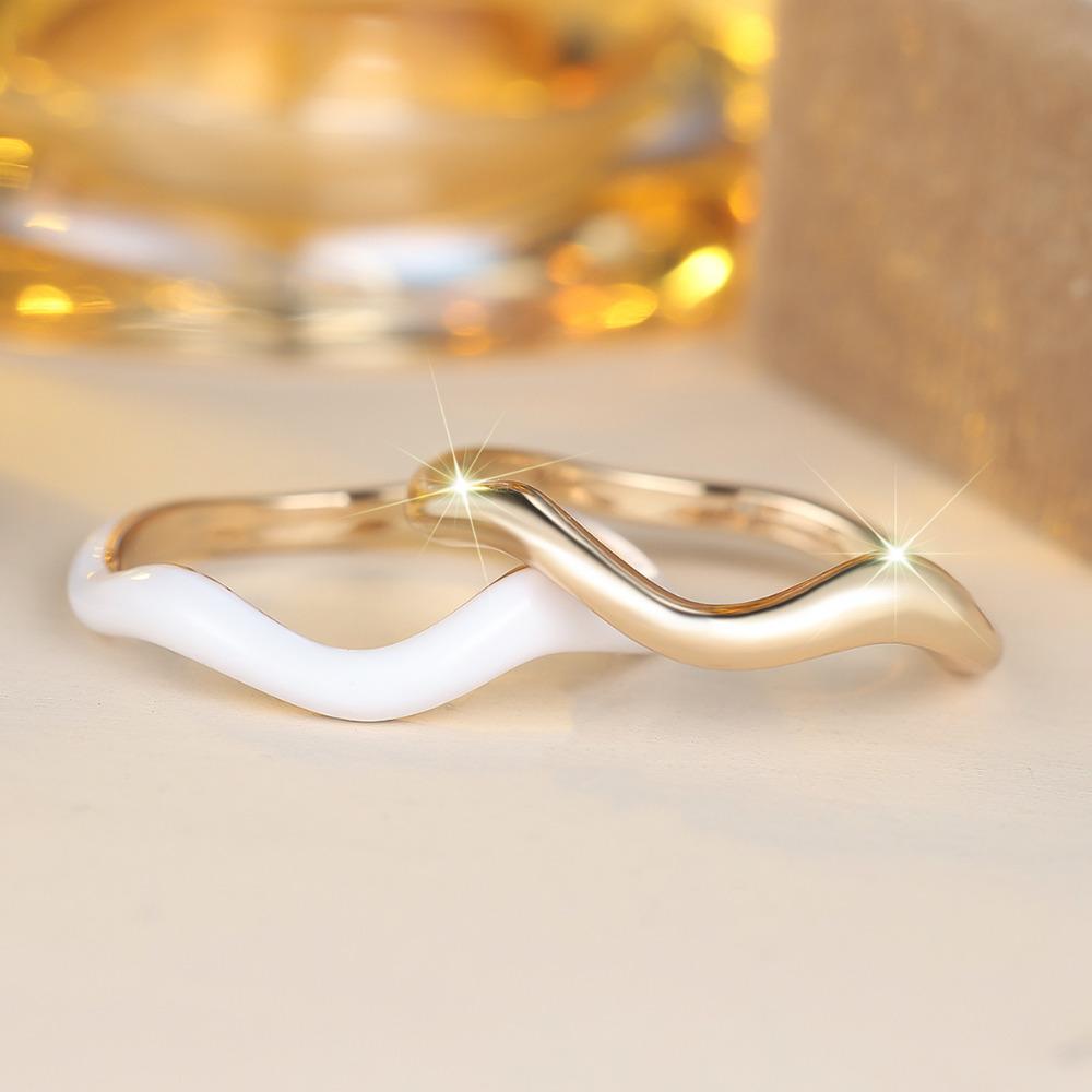 Женский модный волнистый набор колец Толстое золотистое кольцо Минималистичный набор волновых украшений Необычное кольцо для ношения в несколько рядов