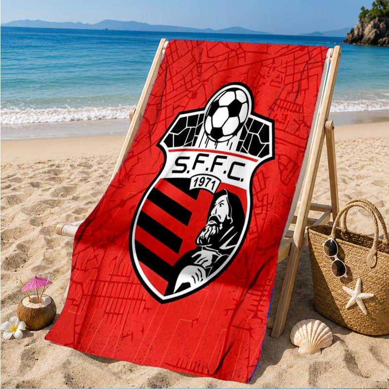 Soccer Team Crest Design Printed Microfiber Beach Towel, Soft And Absorbent, Quick-Dry, Ideal for Summer Travel, Beach Essential, Swimming Pool
