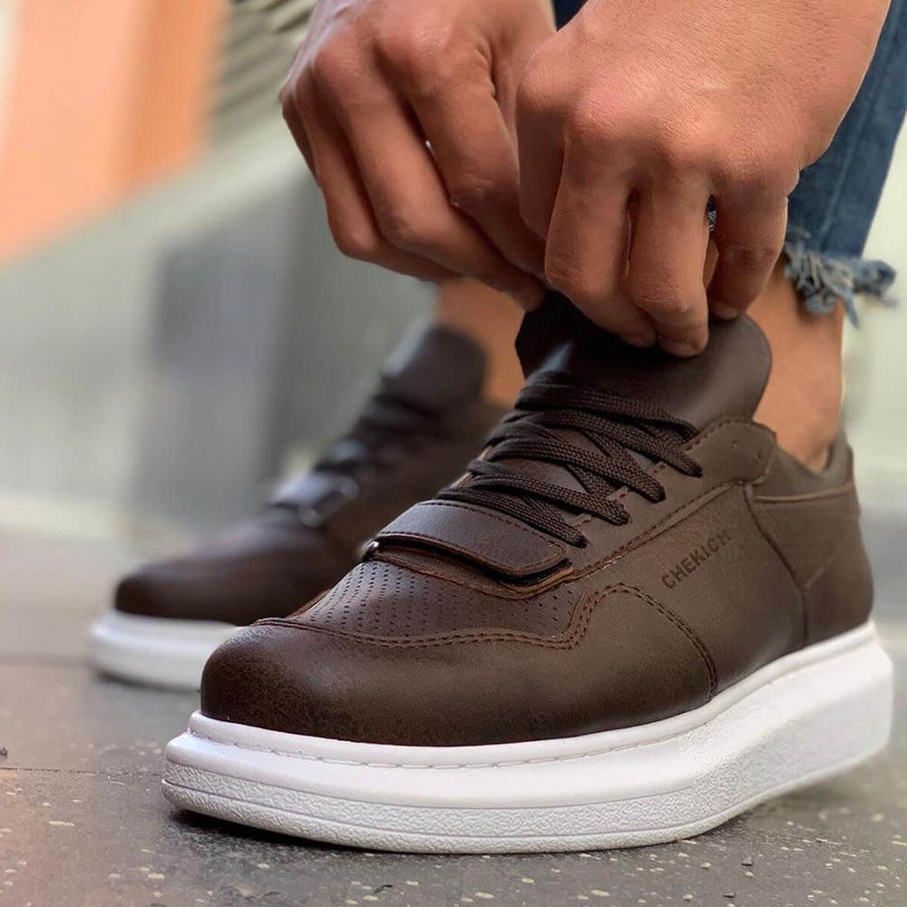 Chekich Мужская обувь. Повседневная обувь. Черный цвет. Искусственная кожа на шнуровке. Весенние и осенние сезоны. Вулканизированная лента на липучке. Белая высокая подошва. CH073.