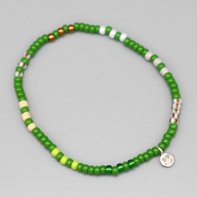 BONBEAU Многослойный браслет с сочетанием однотонных и узорчатых цветов Браслет с мини-шармом 'Улыбка' с сочетанием цветов