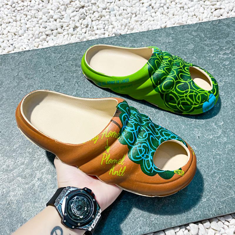 Fashion Summer Men's Slippers Casual Beach Sandals Men Non-slip Slipper Home Soft-soled Bathroom Flip-flops Tide Men's Thick-soled Shoes