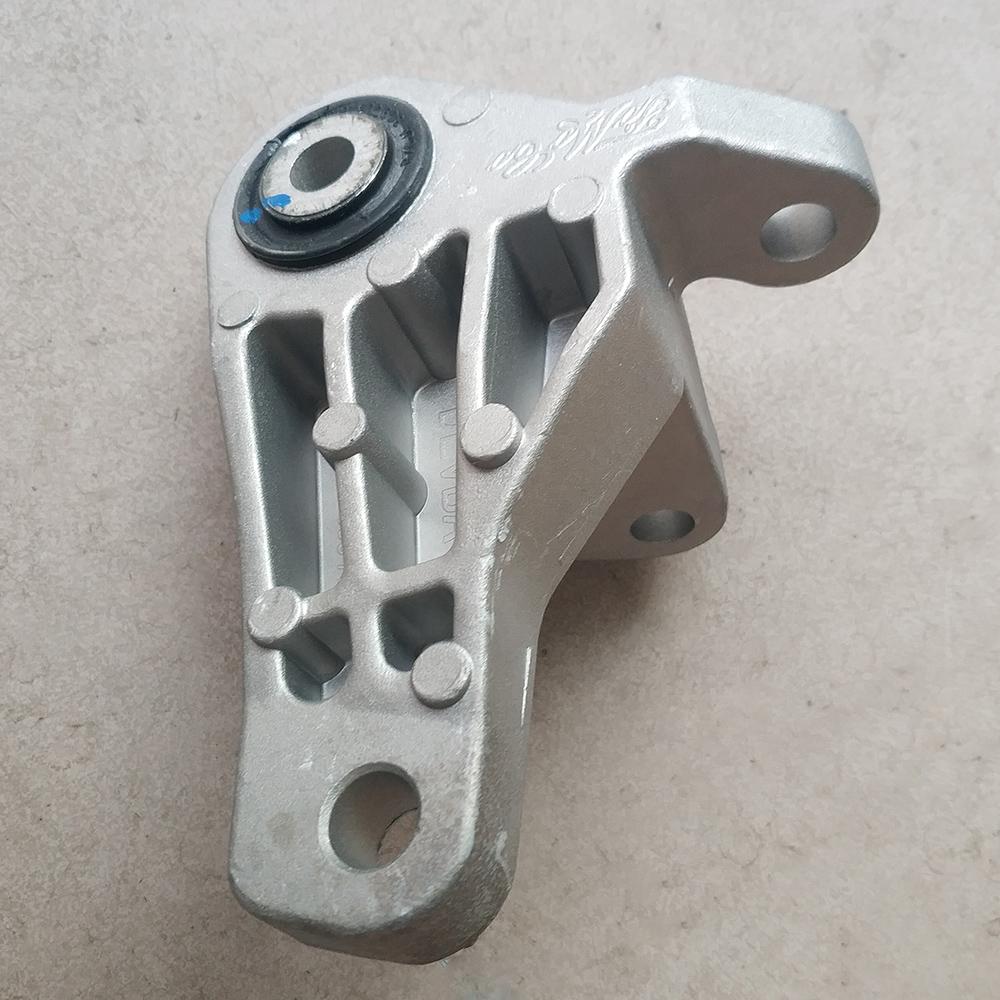 For Volvo Hydraulic Oil Engine Engine Bracket V60 S60 S80 XC60 V70 2011 2012 2013 2014 Support Frame Gear Drive 31262714 1.6T
