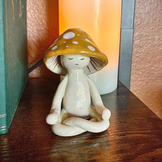 Медитация Грибной человечек Статуэтка Сидящий Мультяшный Гриб Держатель Ручки Статуя Из Смолы Скульптура Домашний Офис Настольное Украшение Орнамент