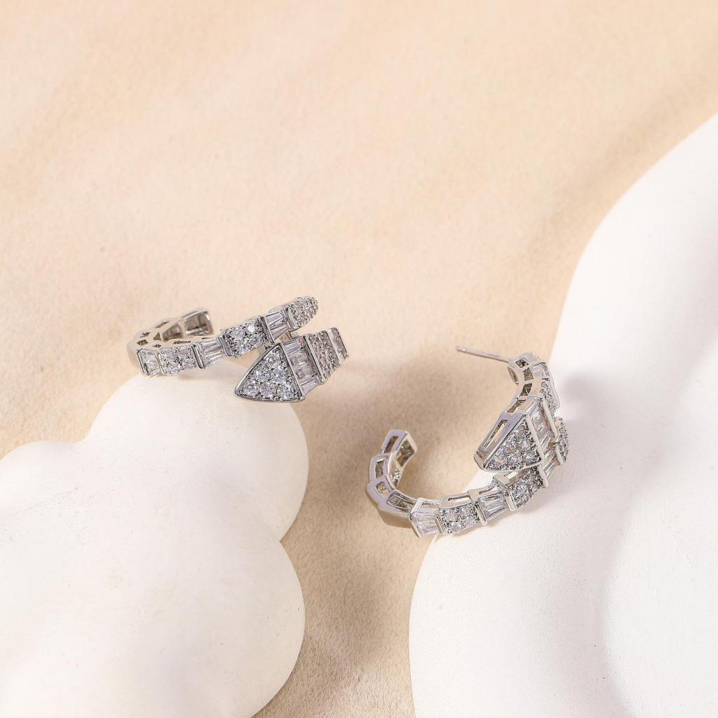 Серьги-змеи с микро-паве из бриллиантов: Роскошный дизайн для любой формы лица, Женский уникальный бестселлер 2024 года.