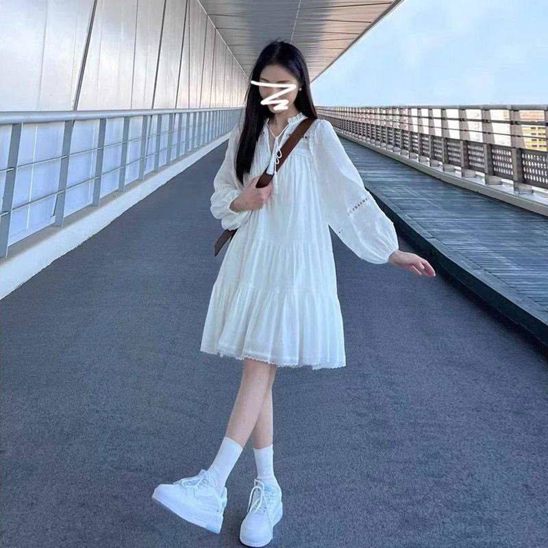 Bohemian ethnic style medium and long white dress, looking for that lace hollow fairy skirt tide