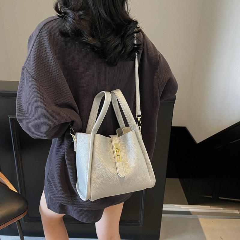 Маленькая сумка женская новая модная повседневная универсальная сумка через плечо сумка-мессенджер