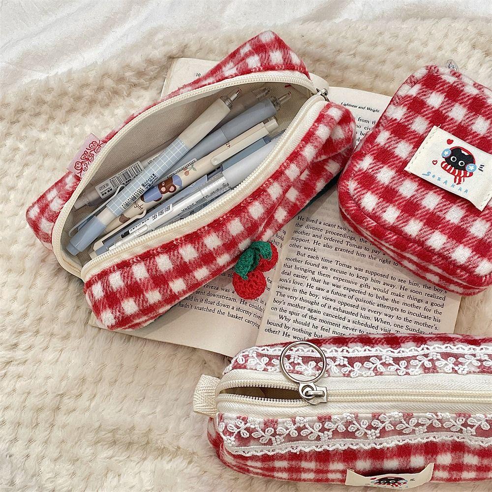 Cute Plaid Pencil Case Sweet Cosmetics Zipper Bag Kawaii Travel Toiletry Pockets Travel