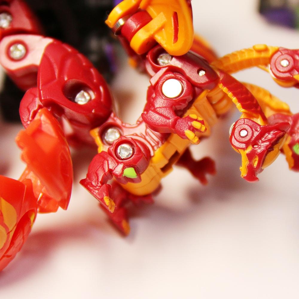 Настольная игра Bakugan Battle Brawlers с прозрачными фигурками и множеством персонажей