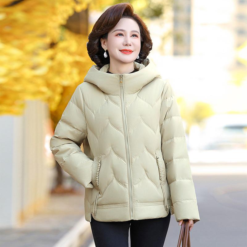 Новая пуховая куртка с капюшоном большого размера, женская короткая зимняя свободная куртка из пуха белой утки для бабушек среднего и пожилого возраста.